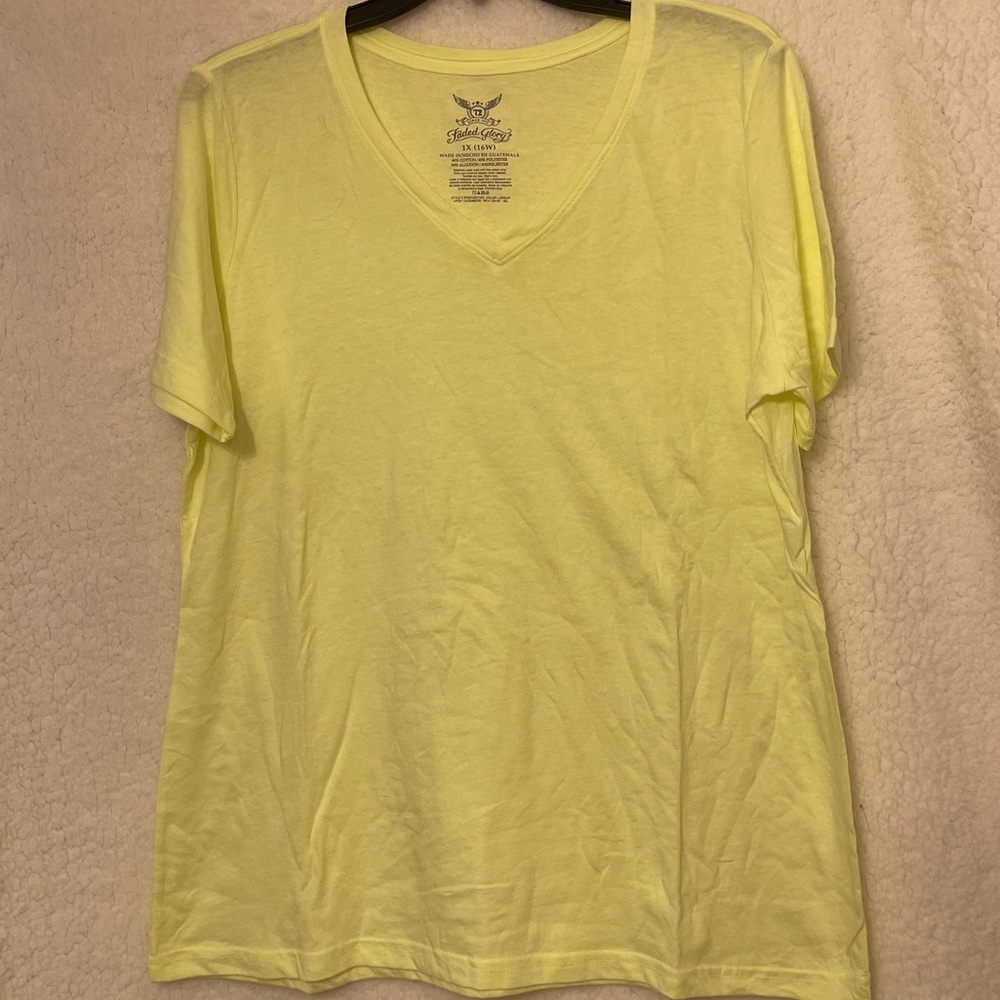 V-NECK TOP